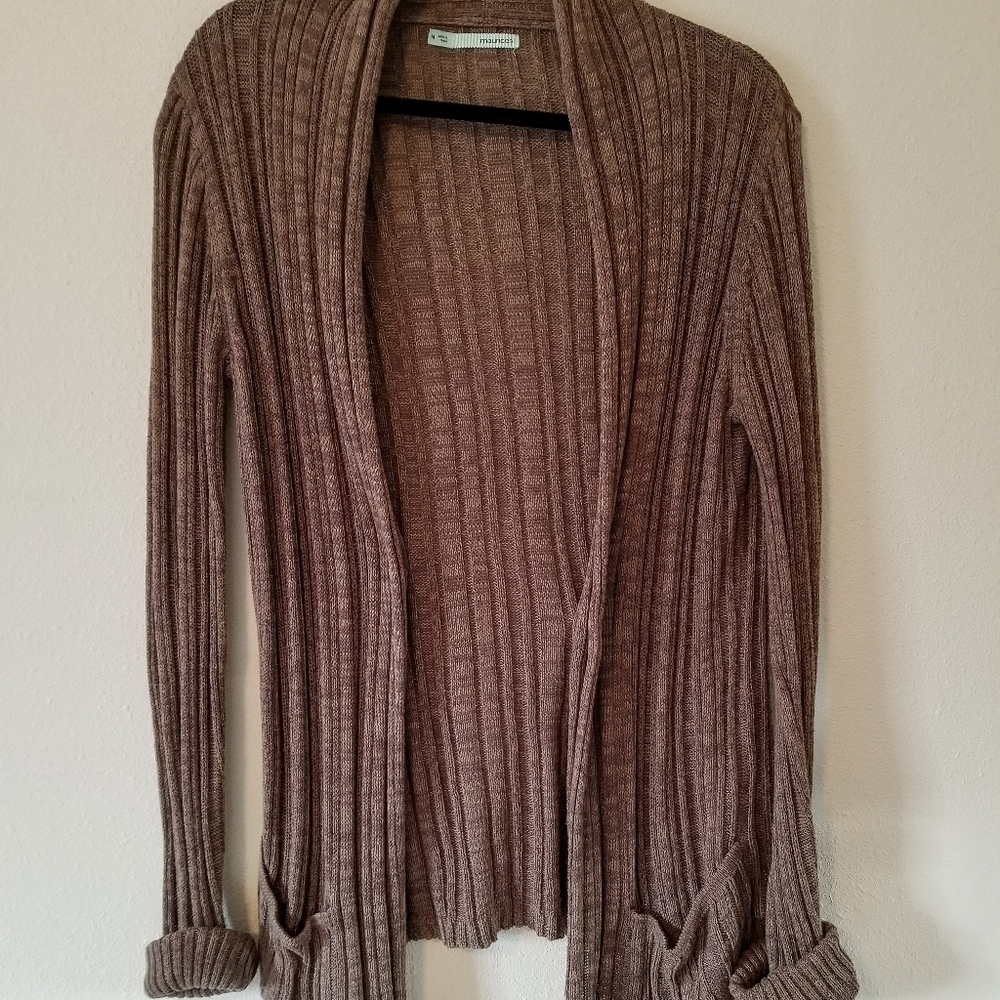 Lightweight ribbed cardigan with pockets